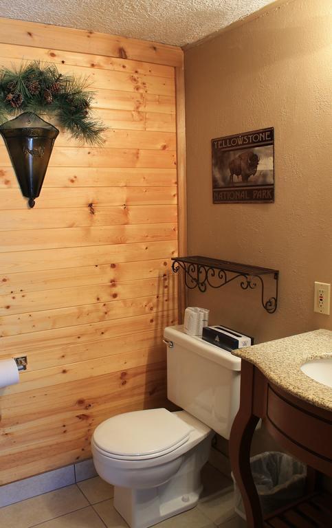 غرب يلوستون Moose Creek Inn المظهر الخارجي الصورة