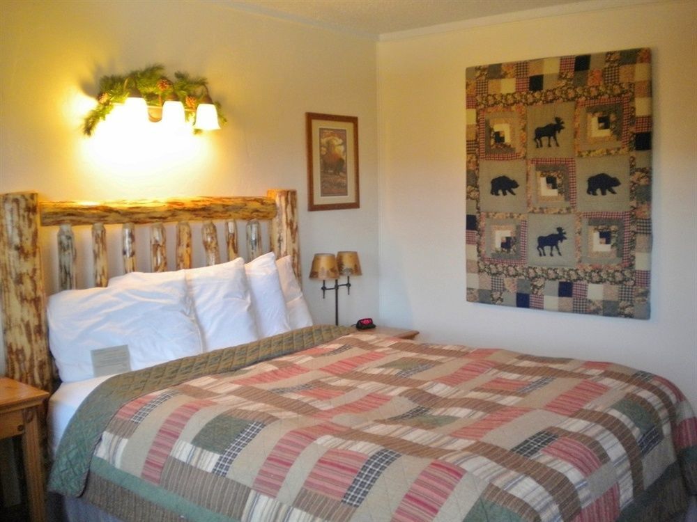 غرب يلوستون Moose Creek Inn المظهر الخارجي الصورة