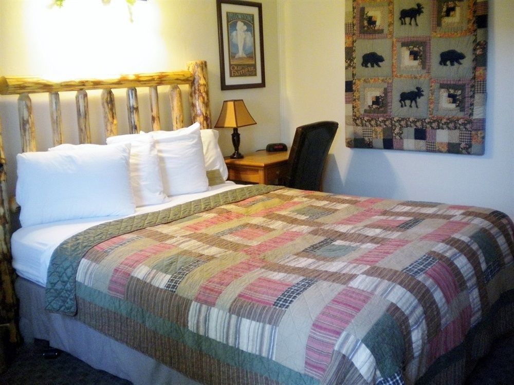 غرب يلوستون Moose Creek Inn المظهر الخارجي الصورة