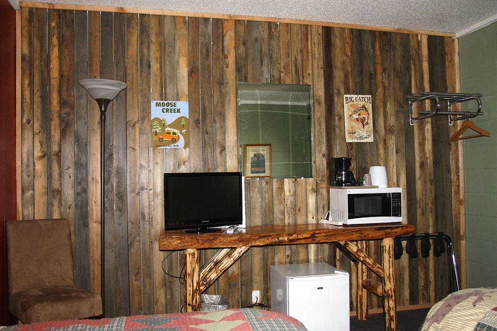 غرب يلوستون Moose Creek Inn المظهر الخارجي الصورة