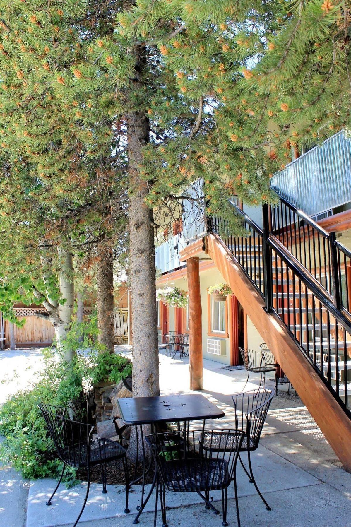 غرب يلوستون Moose Creek Inn المظهر الخارجي الصورة