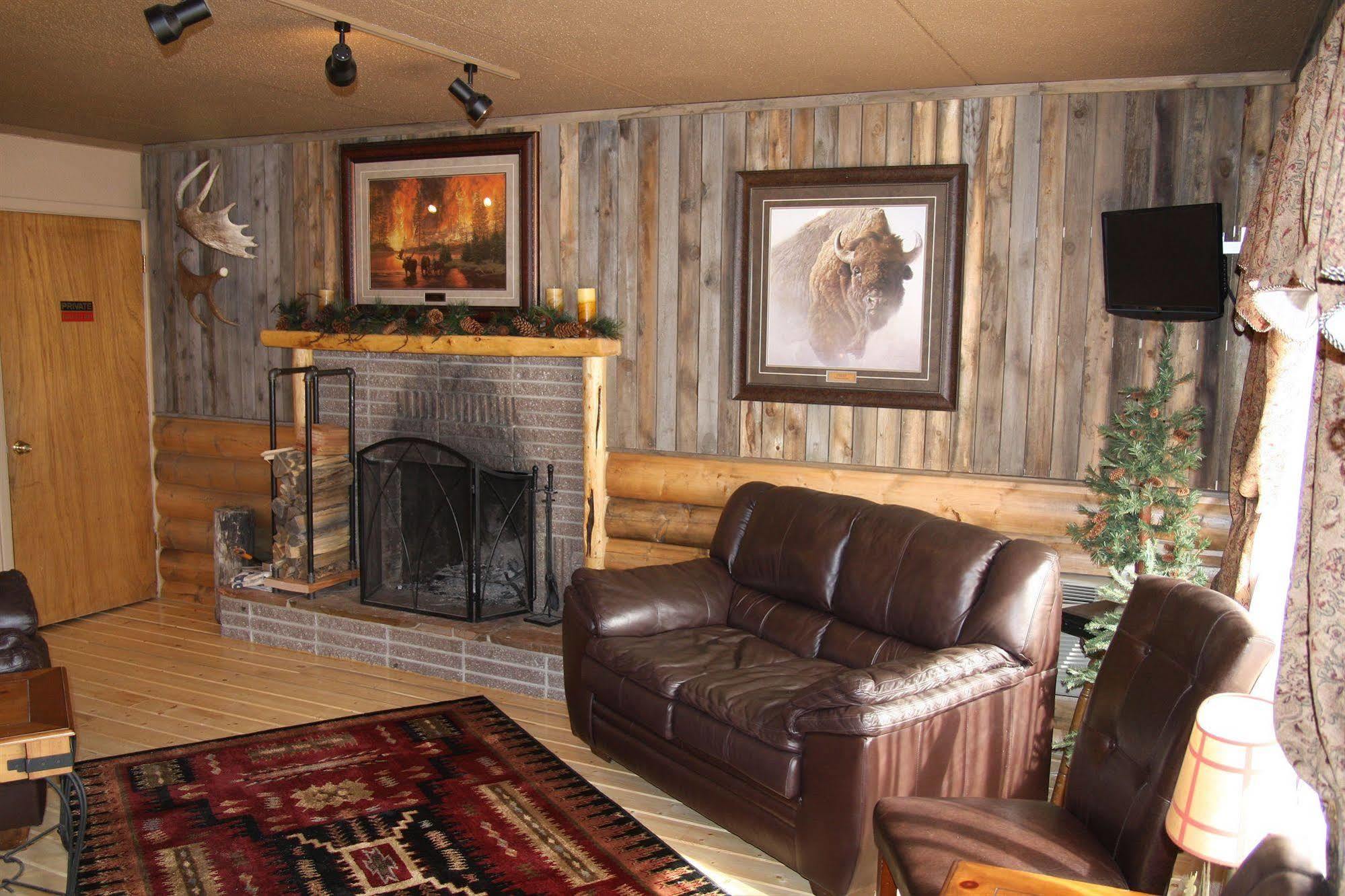 غرب يلوستون Moose Creek Inn المظهر الخارجي الصورة