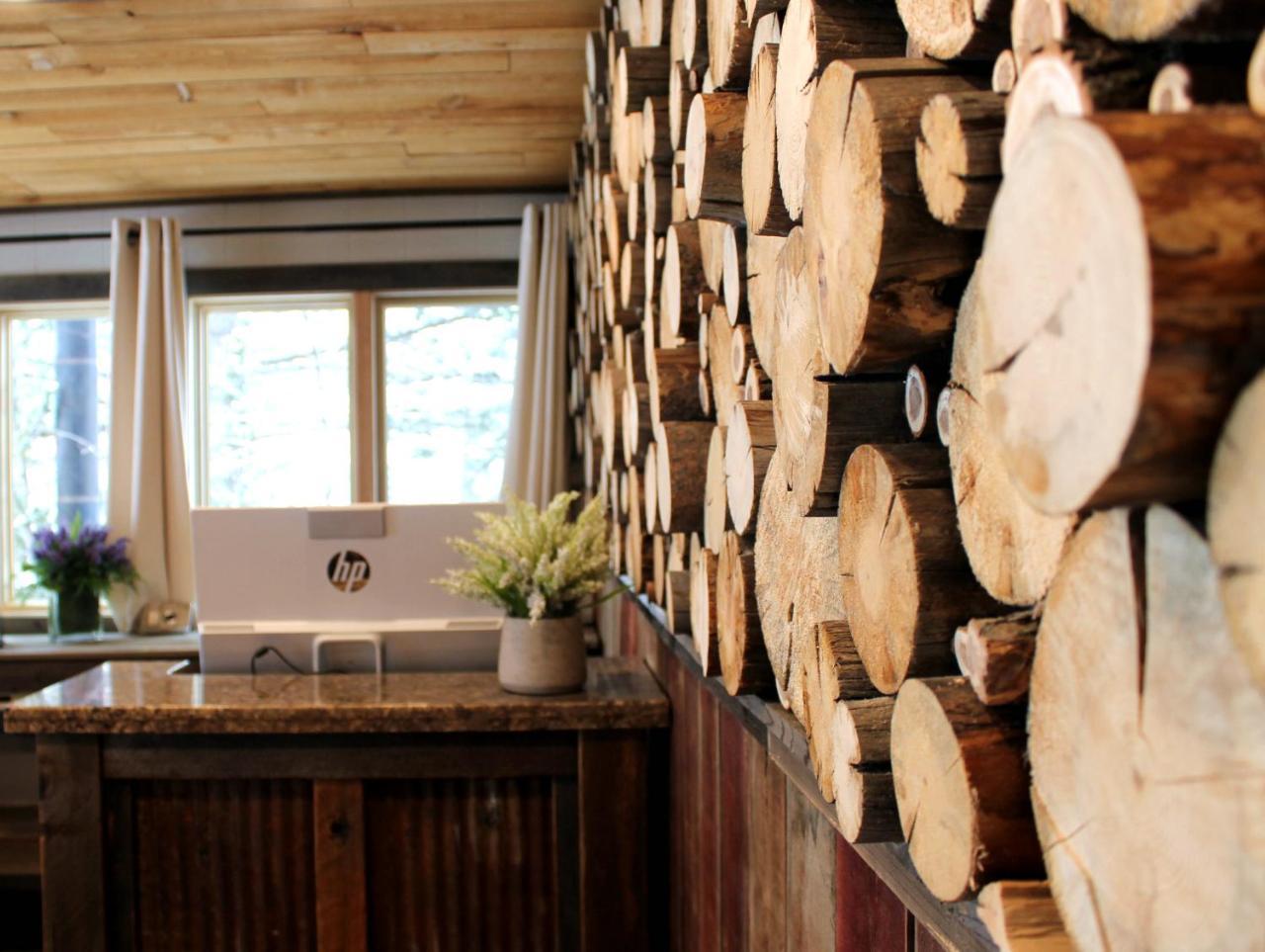 غرب يلوستون Moose Creek Inn المظهر الخارجي الصورة
