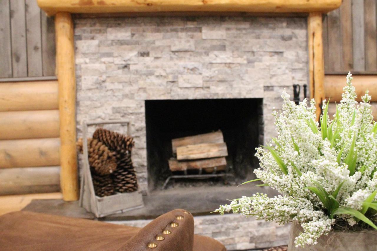 غرب يلوستون Moose Creek Inn المظهر الخارجي الصورة